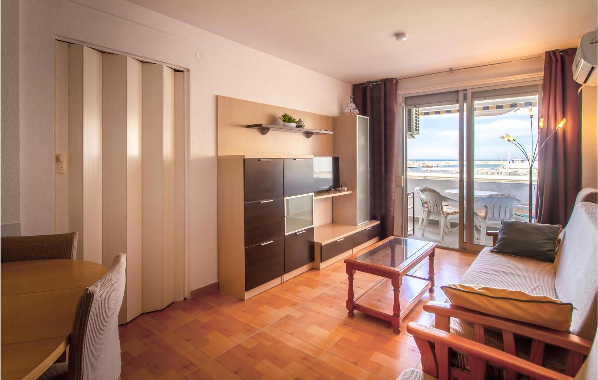 Stunning Apartment In Gandia With Kitchen Exterior photo